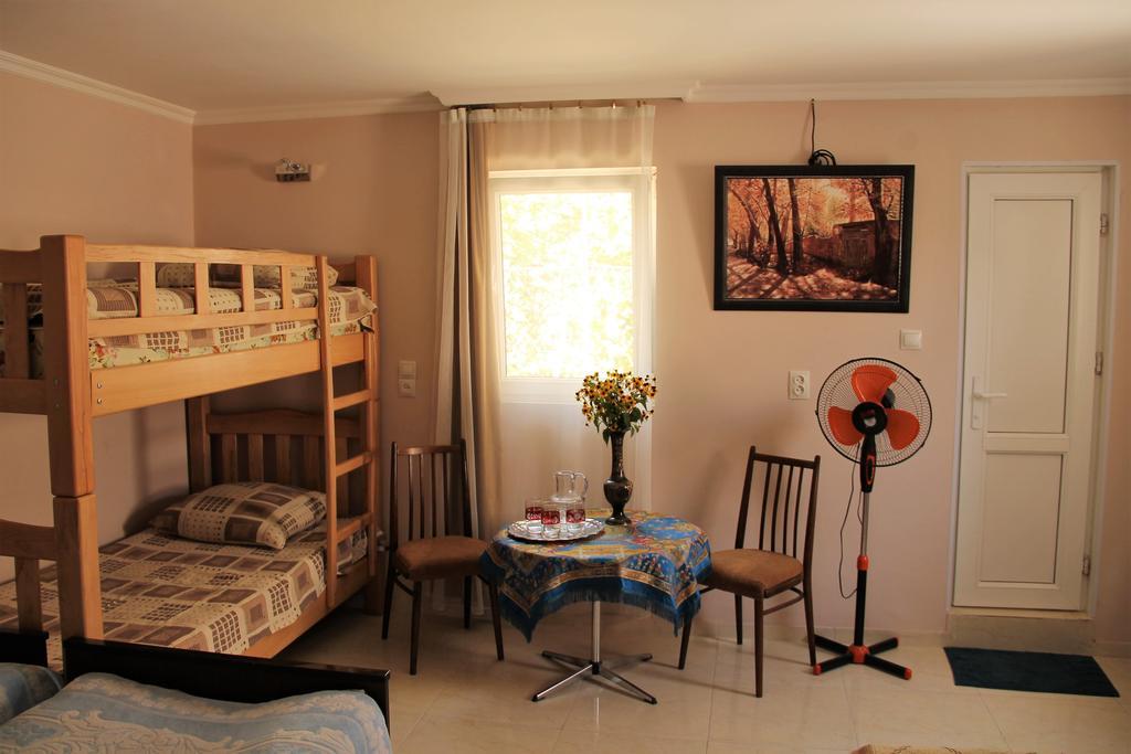 Guesthouse Levani ゴリ エクステリア 写真